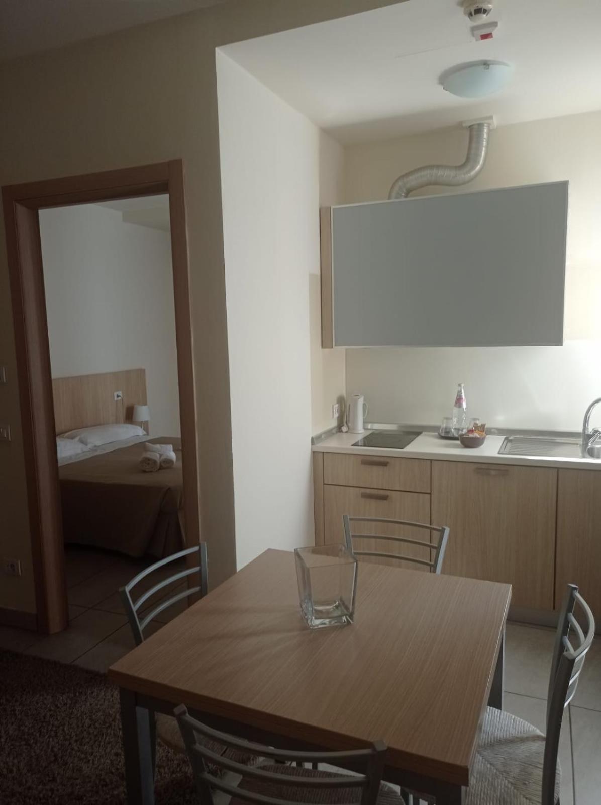 רימיני Residence Belmare מראה חיצוני תמונה